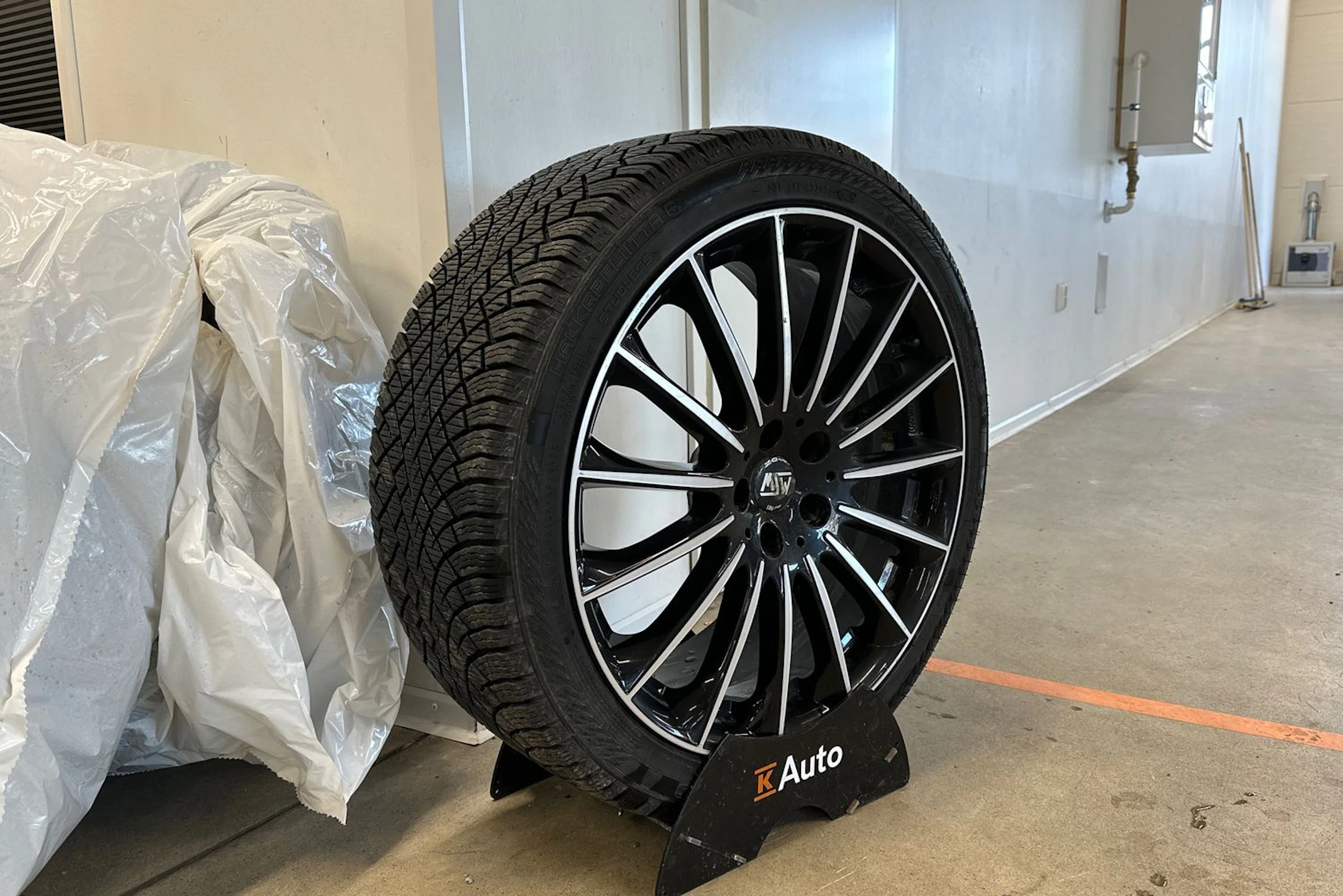 valkoinen Volvo S60 2021 kuva 13.