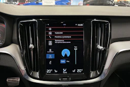 valkoinen Volvo S60 2021 kuva 21.