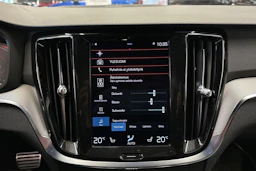 valkoinen Volvo S60 2021 kuva 22.