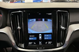 valkoinen Volvo S60 2021 kuva 23.