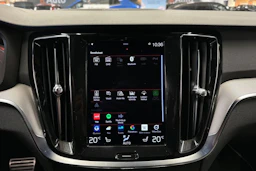 valkoinen Volvo S60 2021 kuva 24.