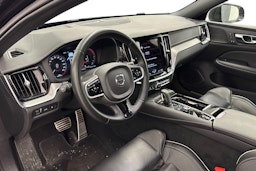 musta Volvo S60 2022 kuva 3.