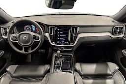 musta Volvo S60 2022 kuva 7.