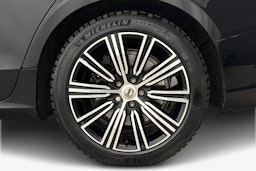 musta Volvo S60 2022 kuva 9.