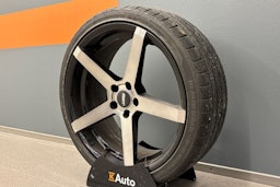 musta Volvo S60 2022 kuva 10.