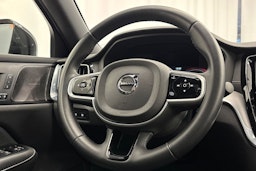 musta Volvo S60 2022 kuva 15.