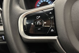 musta Volvo S60 2022 kuva 16.