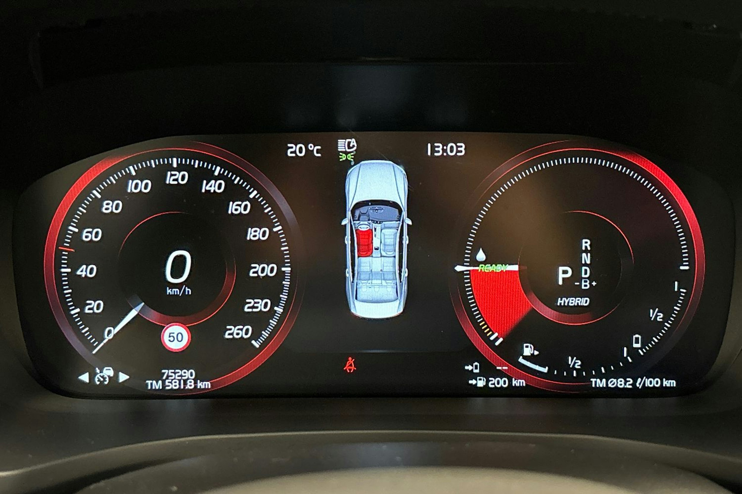 musta Volvo S60 2022 kuva 18.