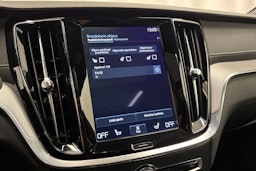 musta Volvo S60 2022 kuva 20.