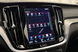 musta Volvo S60 2022 kuva 21.