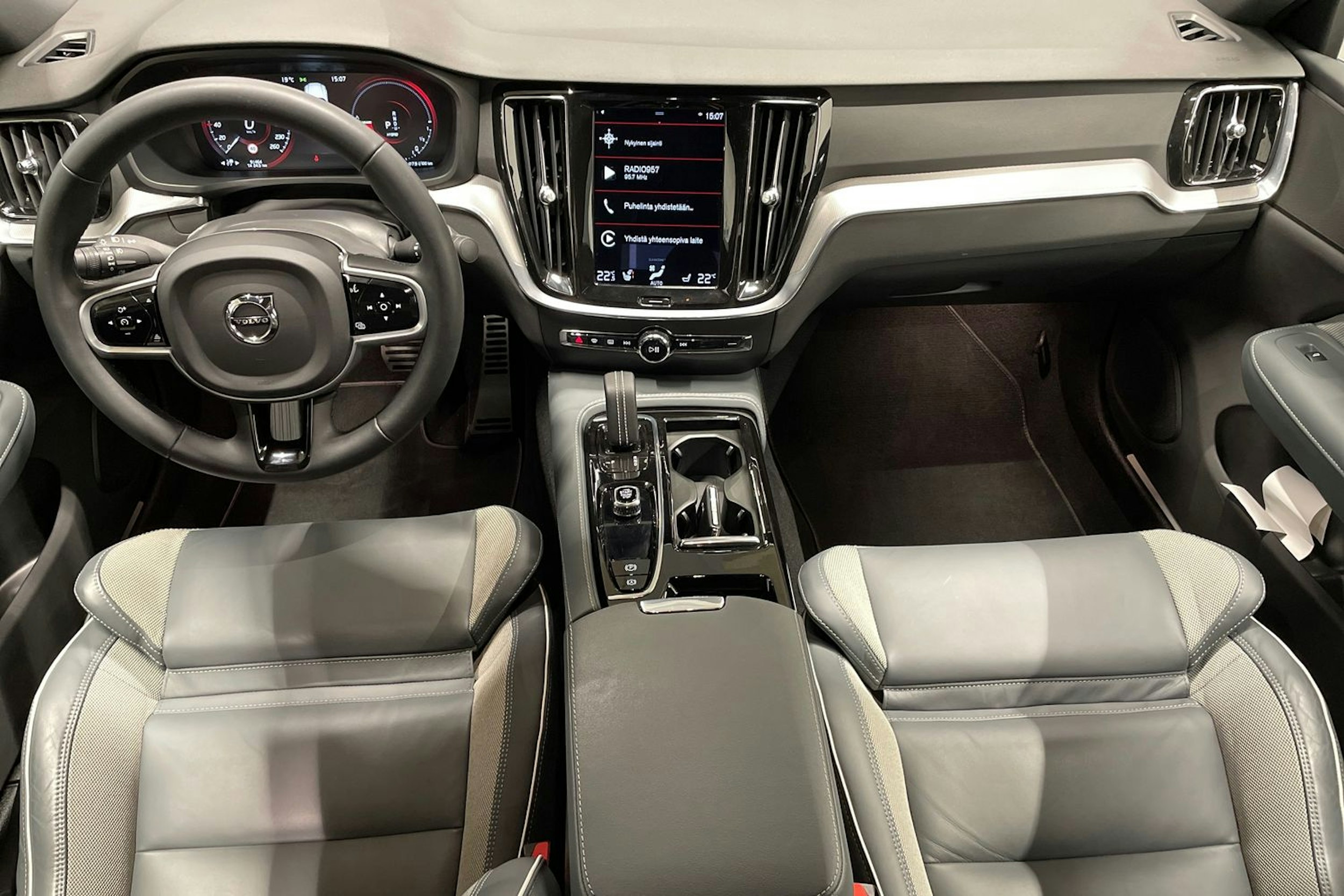 met. sininen Volvo S60 2022 kuva 7.