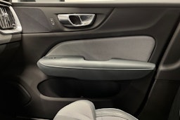 met. sininen Volvo S60 2022 kuva 18.