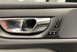 met. sininen Volvo S60 2022 kuva 23.