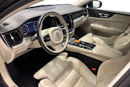 musta Volvo S60 2022 kuva 6.