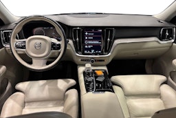 musta Volvo S60 2022 kuva 7.