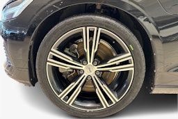 musta Volvo S60 2022 kuva 9.