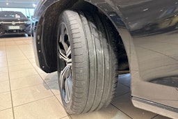 musta Volvo S60 2022 kuva 10.