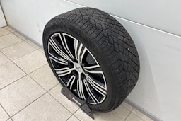 musta Volvo S60 2022 kuva 11.