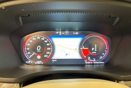 musta Volvo S60 2022 kuva 16.