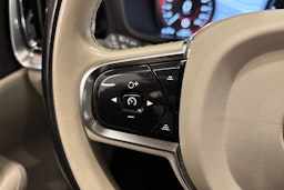 musta Volvo S60 2022 kuva 18.