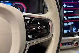 musta Volvo S60 2022 kuva 19.