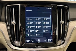 musta Volvo S60 2022 kuva 21.