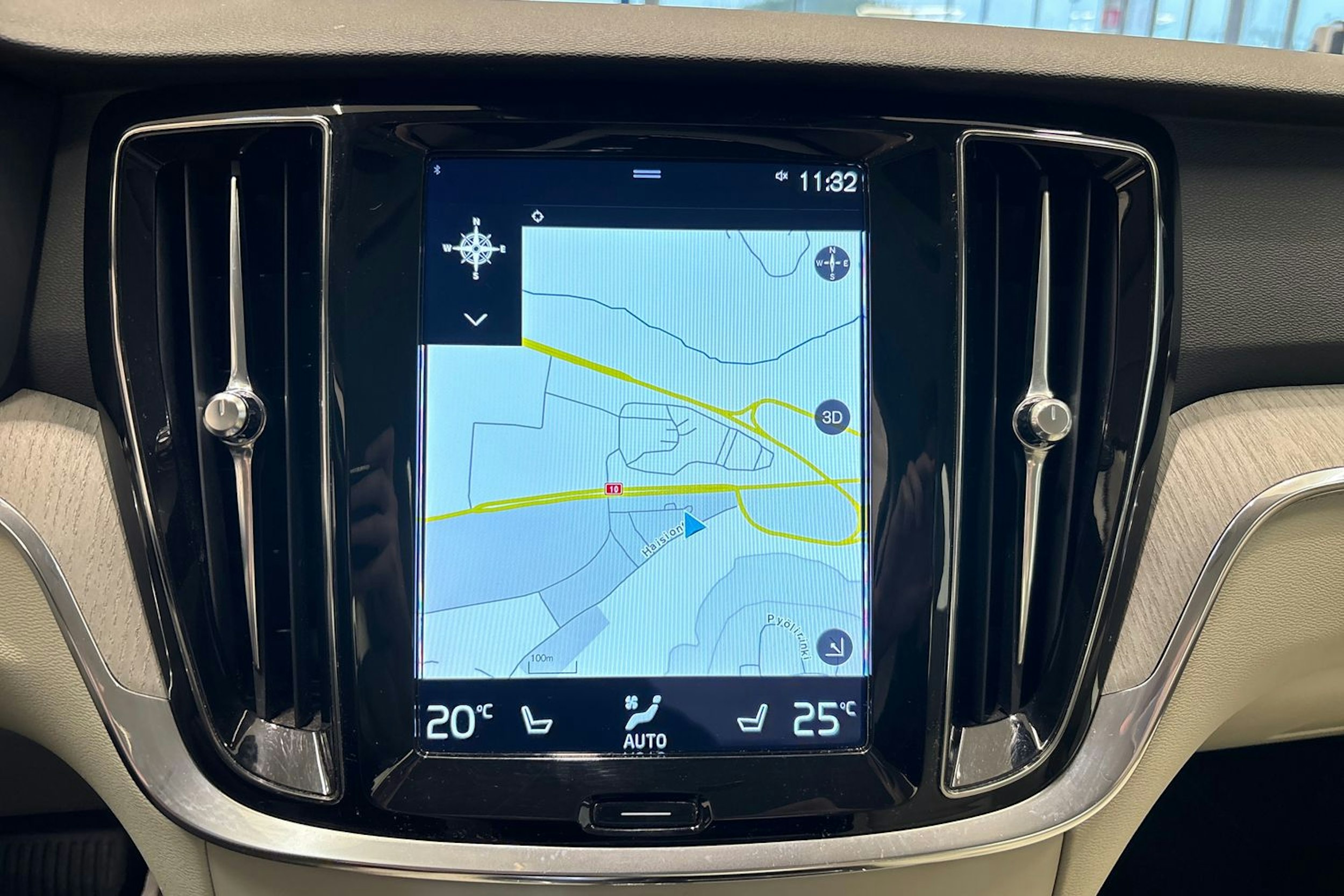 musta Volvo S60 2022 kuva 25.