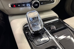 musta Volvo S60 2022 kuva 27.