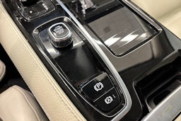 musta Volvo S60 2022 kuva 28.