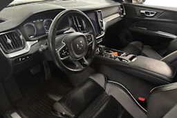 musta Volvo S60 2022 kuva 3.