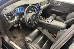 musta Volvo S60 2022 kuva 6.