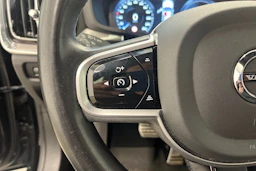 musta Volvo S60 2022 kuva 13.