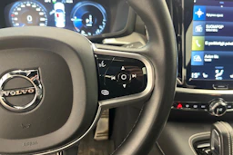 musta Volvo S60 2022 kuva 14.