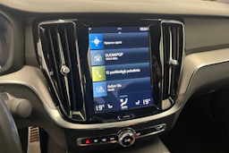 musta Volvo S60 2022 kuva 16.