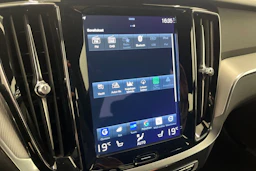 musta Volvo S60 2022 kuva 17.