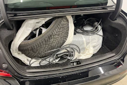 musta Volvo S60 2022 kuva 20.
