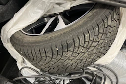 musta Volvo S60 2022 kuva 21.