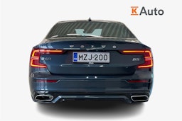 Sininen Volvo S60 2022 kuva 3.