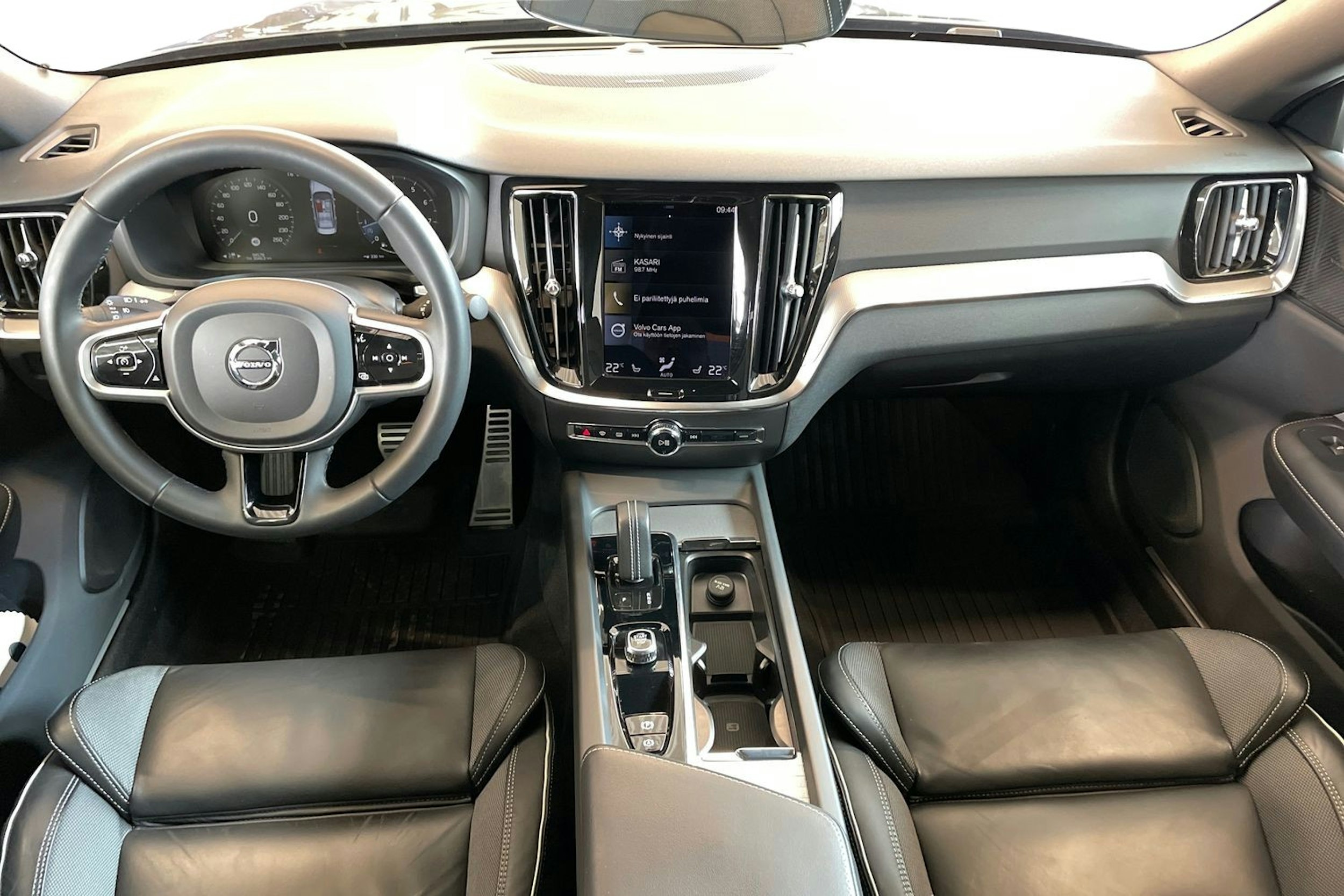 Sininen Volvo S60 2022 kuva 9.
