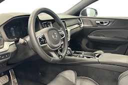 valkoinen Volvo S60 2022 kuva 3.