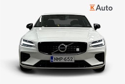 valkoinen Volvo S60 2022 kuva 5.