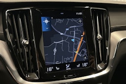 valkoinen Volvo S60 2022 kuva 24.