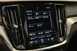 valkoinen Volvo S60 2022 kuva 26.