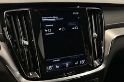 valkoinen Volvo S60 2022 kuva 28.