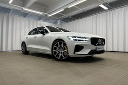 valkoinen Volvo S60 2022 kuva 33.
