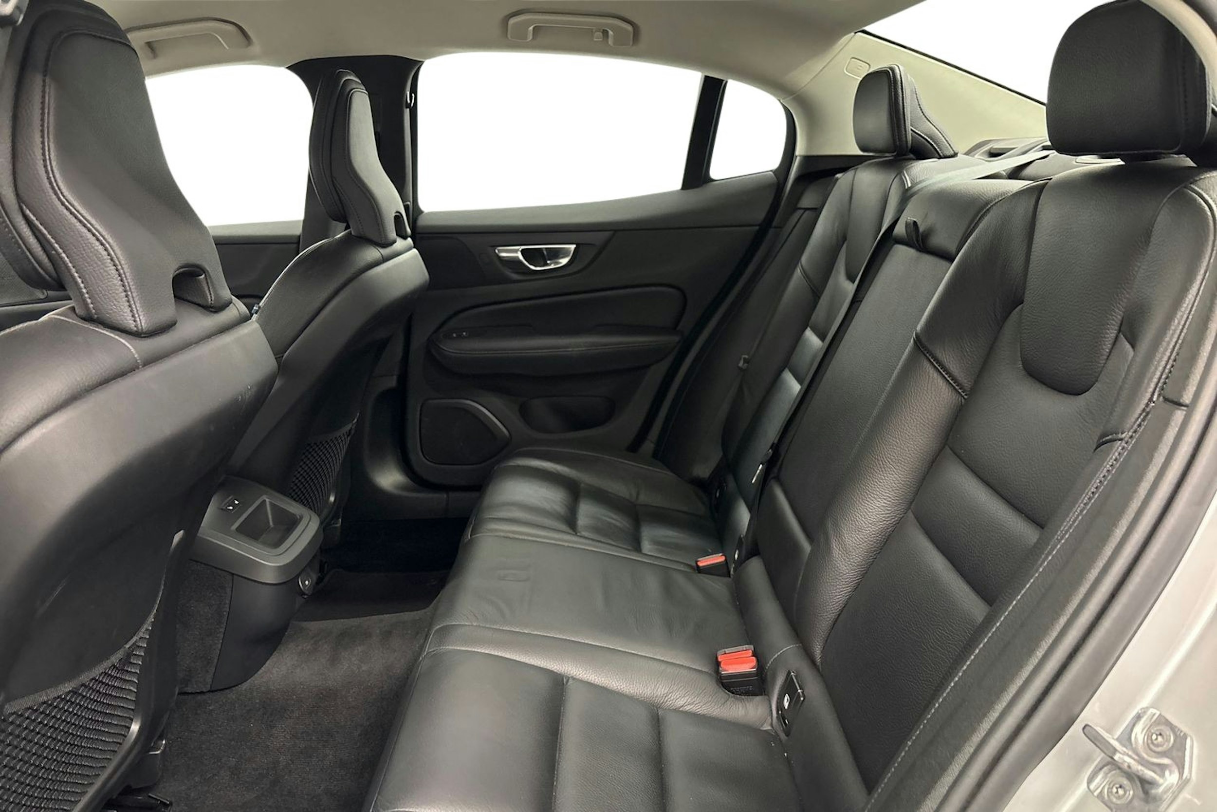 harmaa Volvo S60 2022 kuva 10.