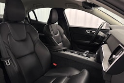 harmaa Volvo S60 2022 kuva 15.