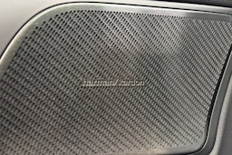 harmaa Volvo S60 2022 kuva 27.