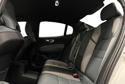 valkoinen Volvo S60 2022 kuva 10.