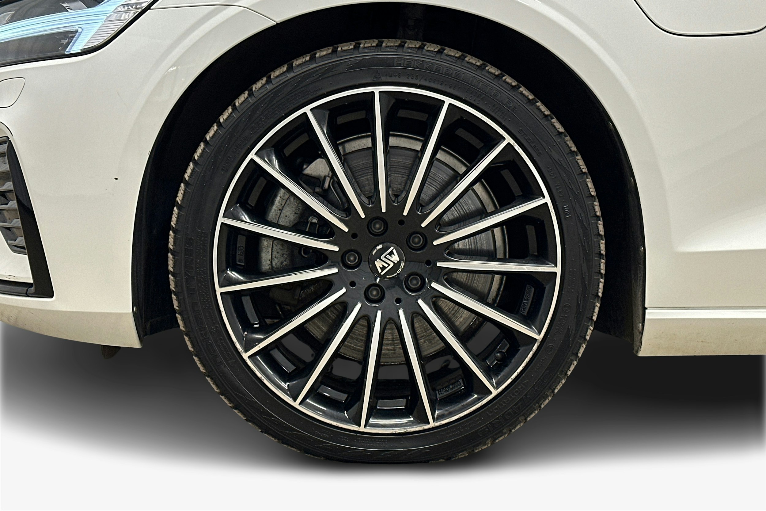 valkoinen Volvo S60 2022 kuva 11.